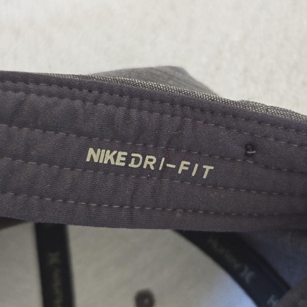 Hurley Nike Dr-Fit Gray Flexfit Baseball Cap Hat - Small/Medium | LIKE NEW - Picture 5 of 5